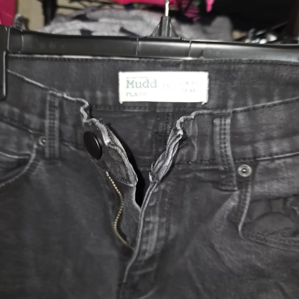 💋5/20 Mudd Distressed Jeans Size 15